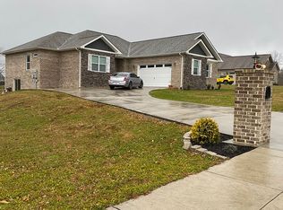 387 Riverview Dr, Crossville, TN 38555