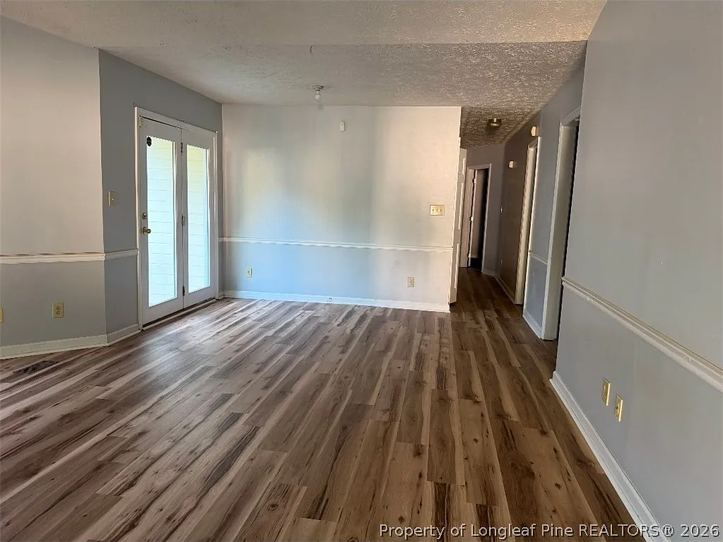 3 bed, 2.0 bath, 1160 sqft, $1,350 — Photo 4