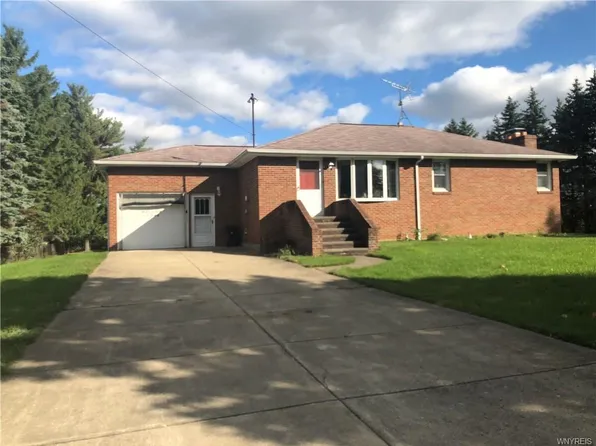 4045 Faber Ln, Clarence, NY 14031