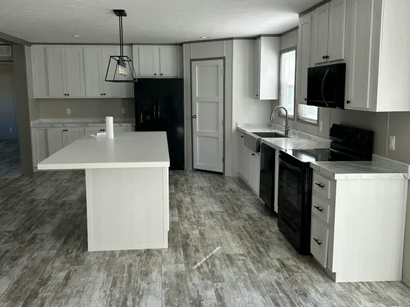 7216 Old State Rd, Holly Hill, SC 29059