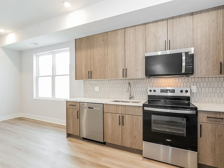 820 N 40th Street — Photo 13