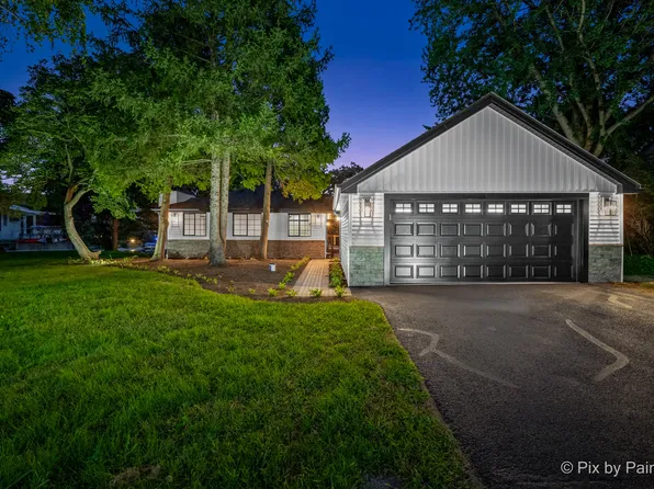 34803 N Hiawatha Trl, McHenry, IL 60051