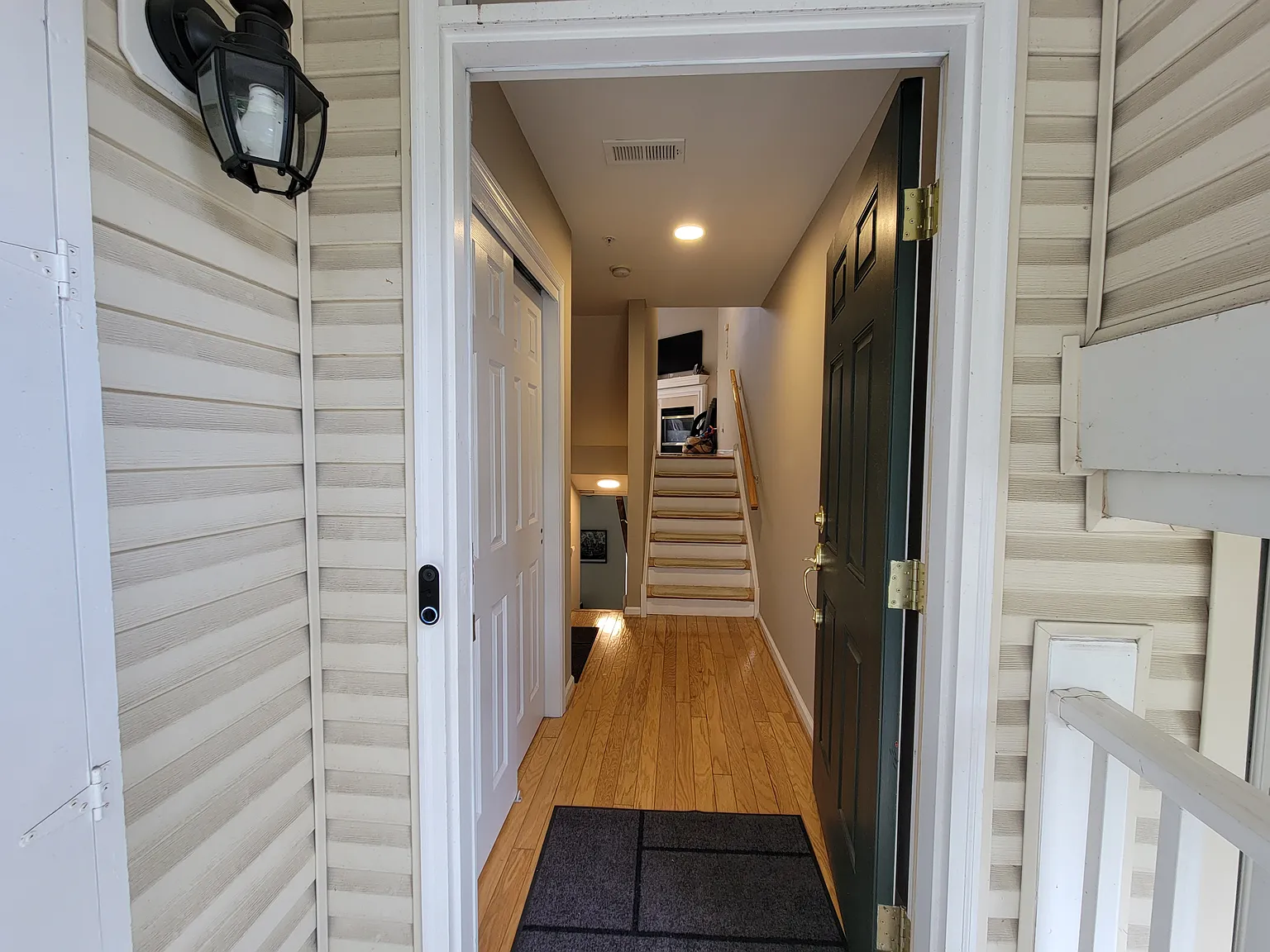3 bed, 2140 sqft, $3,300 — Photo 3