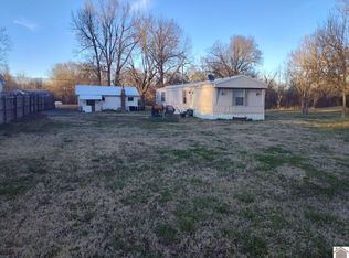310 Theobald Ln, Paducah, KY 42003