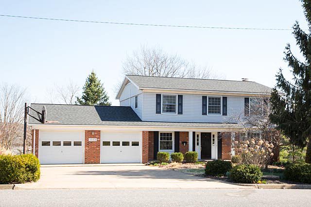 1st image of 1048 S Dogwood Dr