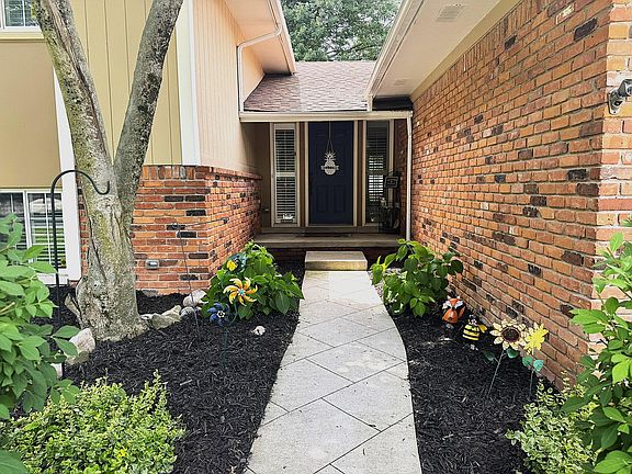 3rd image of 39889 Coronation Rd