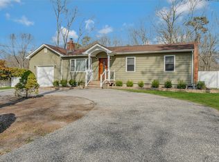 226 Highview Dr, Calverton, NY 11933