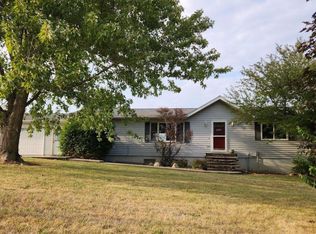 2499 335th St, North English, IA 52316