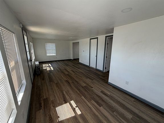 4th image of 1403 SE Martin Luther King Jr St