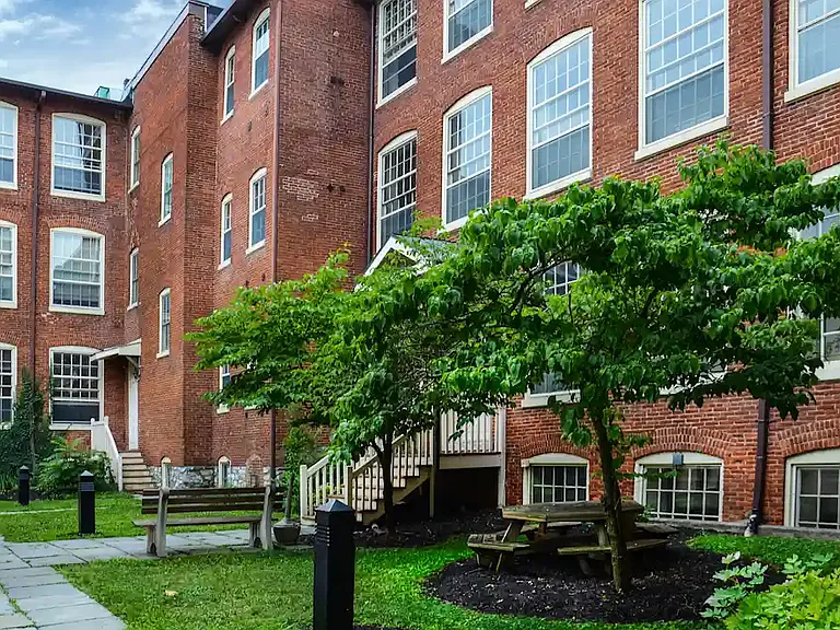 Peach Alley Court — Photo 3