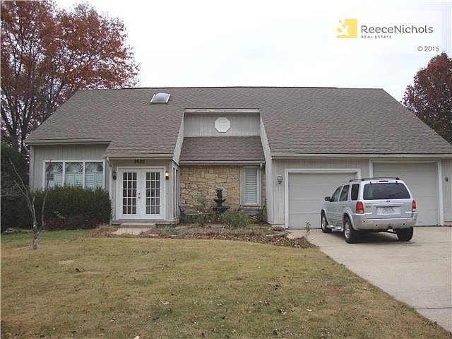 Wonderful Overland Park Home in Blue Valley School District