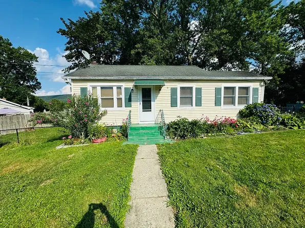 37 Evergreen Dr, Monroe, NY 10950