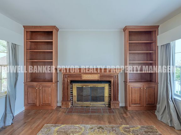 4th image of 4890 College Dr E