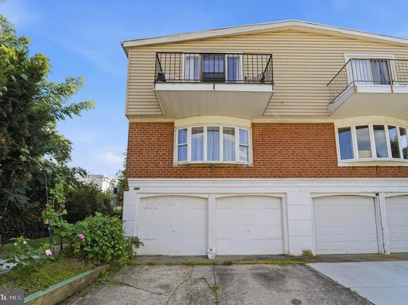 498 Avon St, Philadelphia, PA 19116