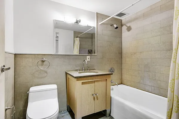 Sold by HomeDax Real Estate | media 4