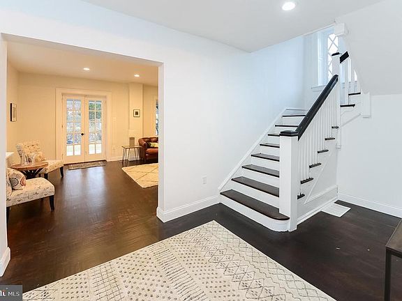4th image of 2229-35 Georges Ln