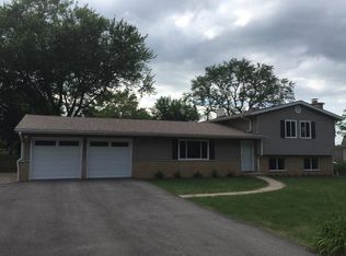 842 Hemlock Dr, Dundee, IL 60118