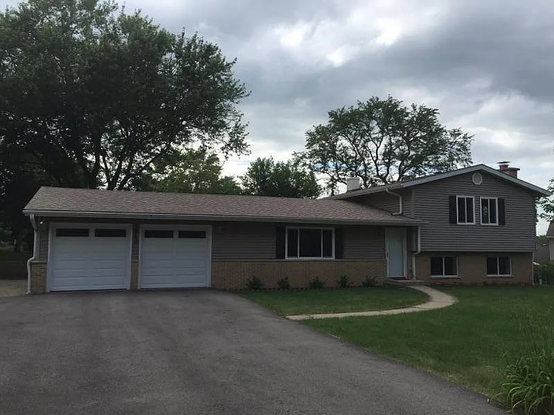 842 Hemlock Dr photo 1
