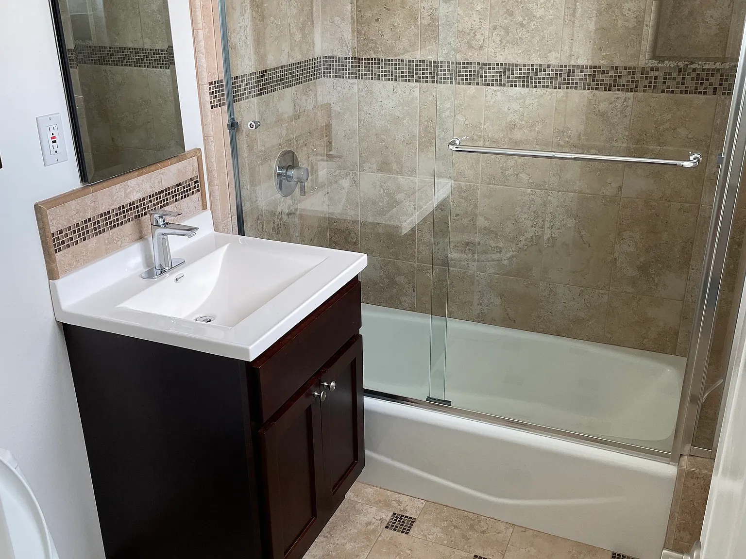 1 bed, 550 sqft, $1,780 — Photo 3