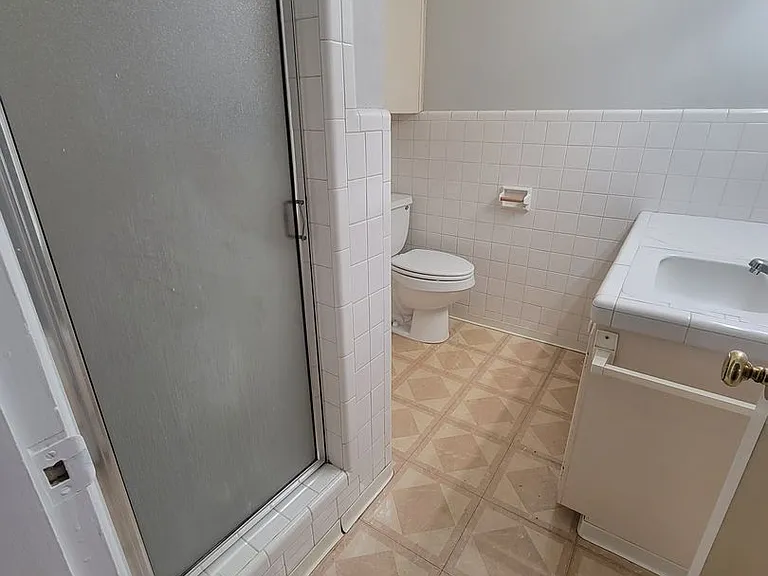 1712 Spencer Ave — Photo 8