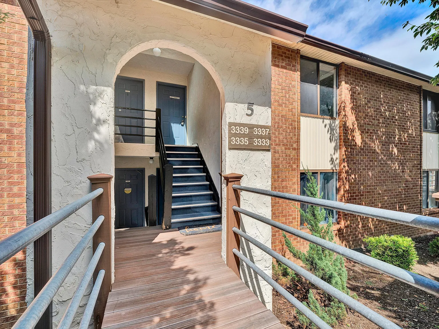 2 bed, 1027 sqft, $1,650 — Photo 1