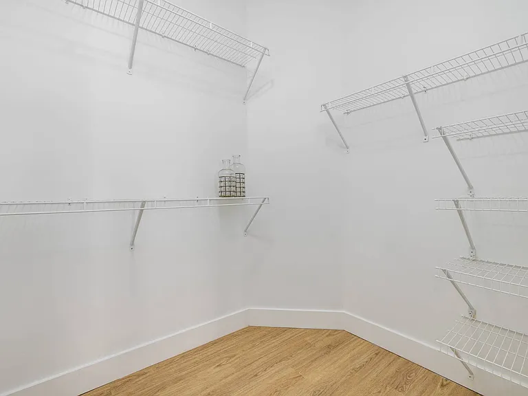 The Banks at Rivergate, Charlotte, NC, Oversized Closet