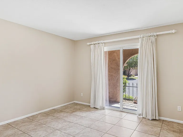 5208 N 78th Way — Photo 19