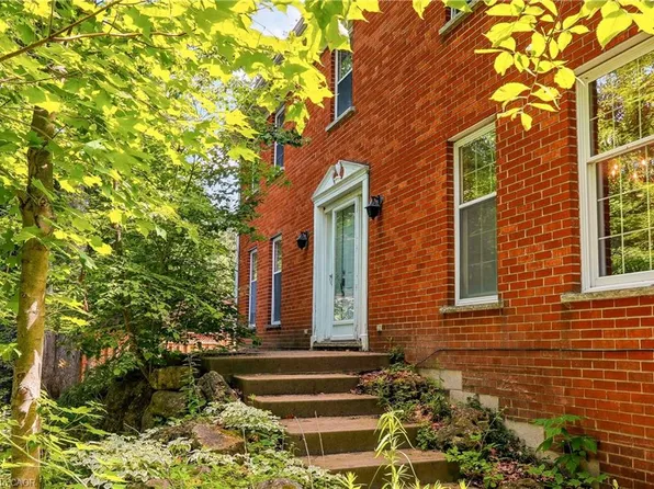 2150 East St, Burlington, ON L7P 0M3