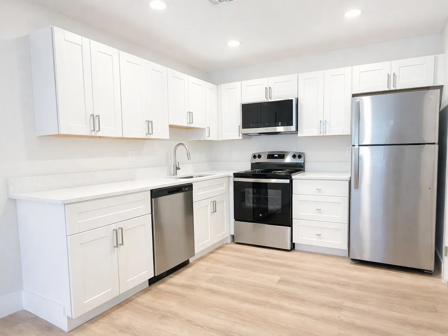 Flagler Pointe Apartments — Photo 1