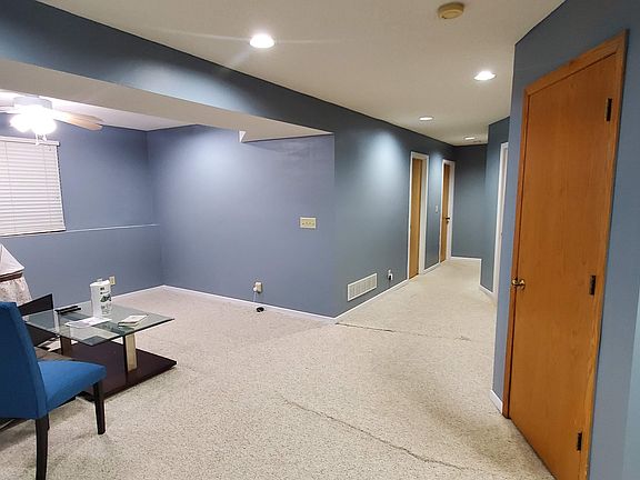 4th image of 624 107th Ln NW