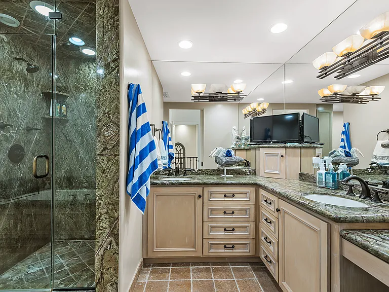 11844 Beach Club Way — Photo 16