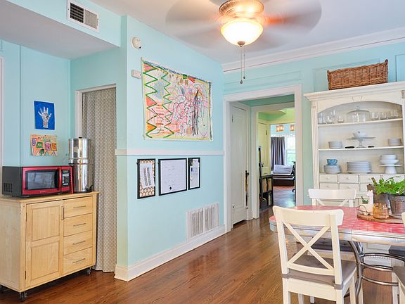 3rd image of 5322 N Sawyer Ave APT 3