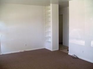 403 W North St, Abingdon, IL 61410