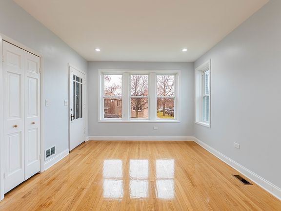 3rd image of 2240 S 60th Ct
