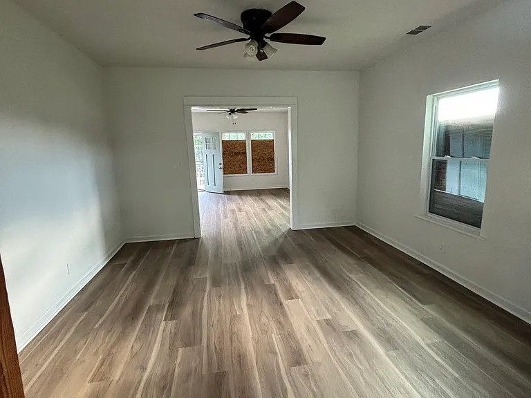 934 Joseph E Boone Blvd NW — Photo 2