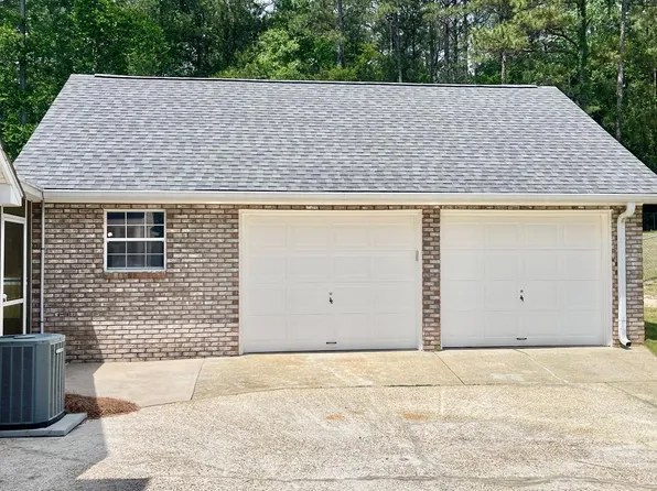 1375 Forest Lake Dr, Elba, AL 36323