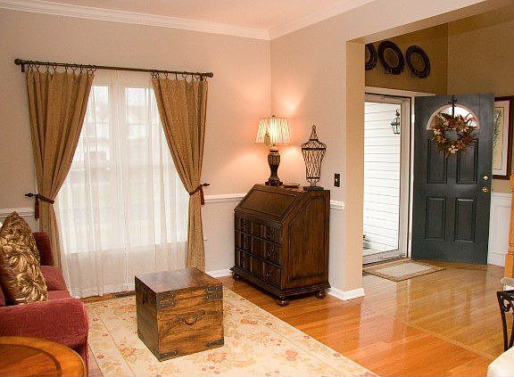 Foyer View from LRoom