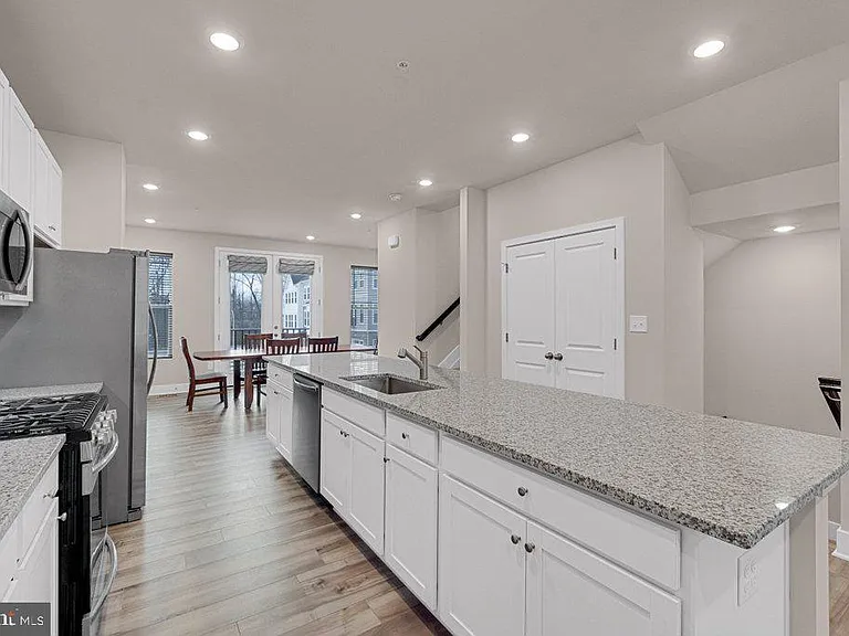 1815 Betterton Rd — Photo 11
