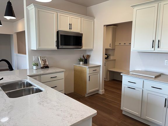 3rd image of 8367 Marlo Ave