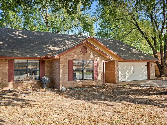 2nd image of 601 Garland Pl
