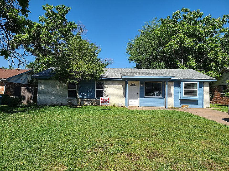 1st image of 561 Livingston Dr