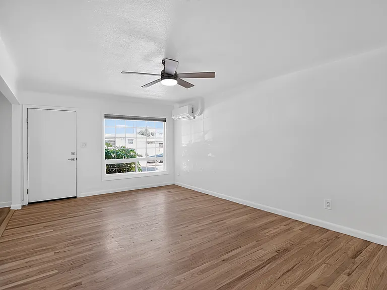 1553 Fir St — Photo 4