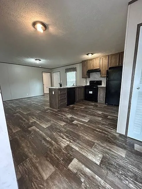 2 bed, 1.0 bath, $1,360 — Photo 4