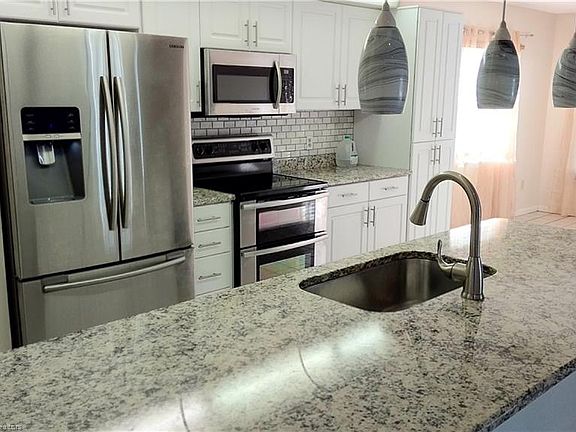 3rd image of 3011 Beech St