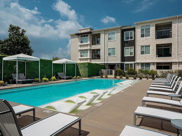 Lakeshore Pearl — Photo 44