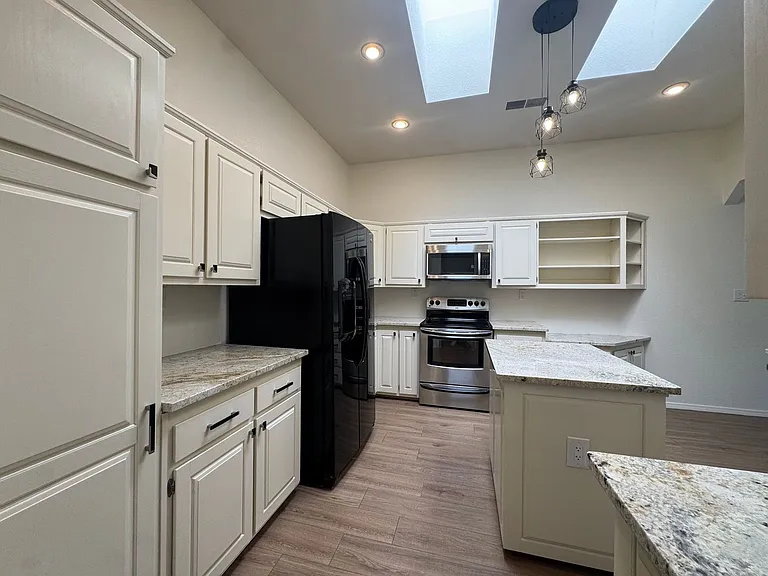 9301 Ironshore NE — Photo 7