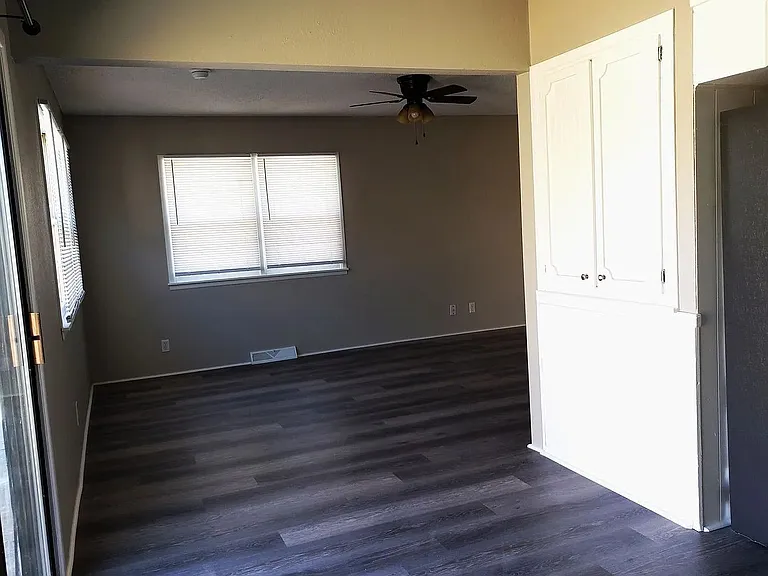 3118 S Chase Ave — Photo 2