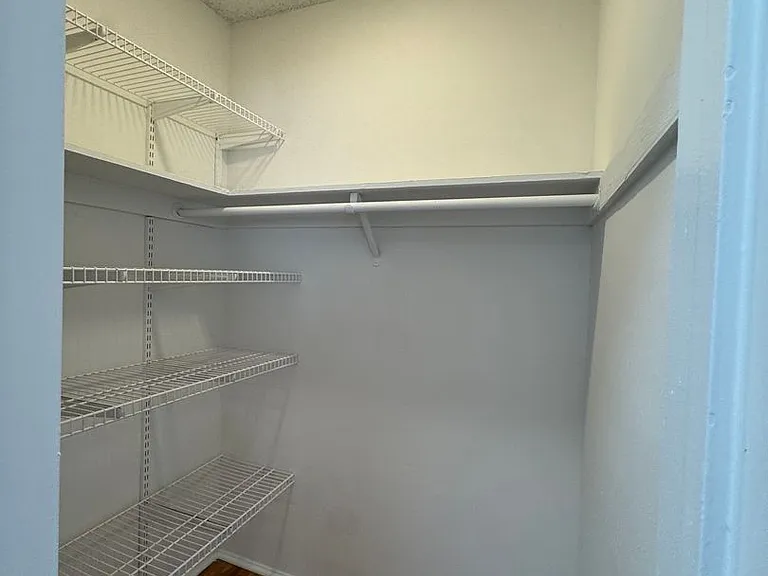 11865 Rochester Ave — Photo 12