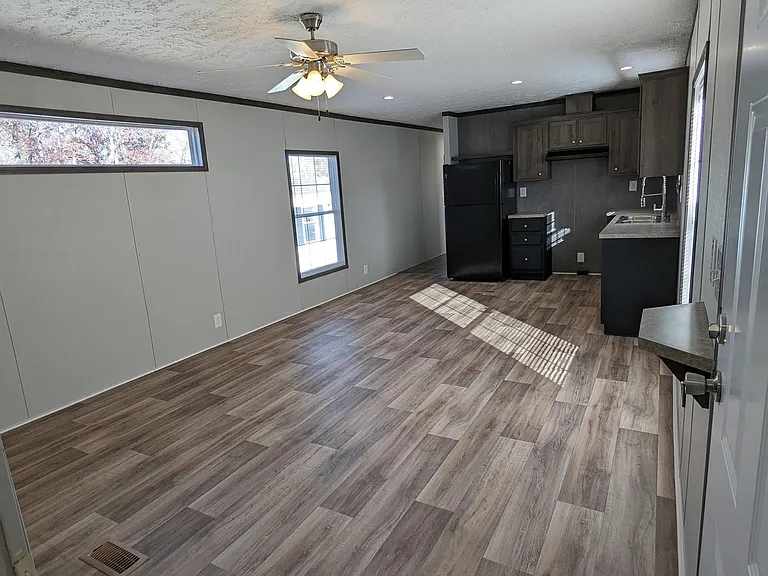 154 Callaway Ln — Photo 31