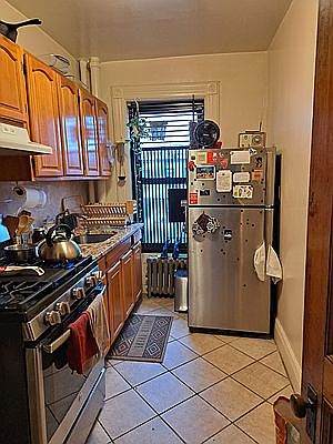 4th image of 673 Putnam Ave #3
